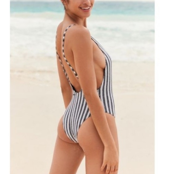 Billabong Other - NWt Billabong get in line one piece